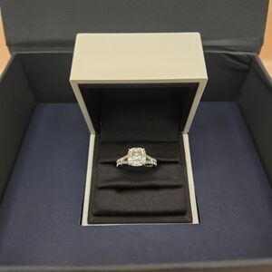 3 Carrat Sparkling Mossinate Center Stone  Diamond. 925 Sterling Silver Size 6